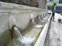 L�wenbrunnen in Spili